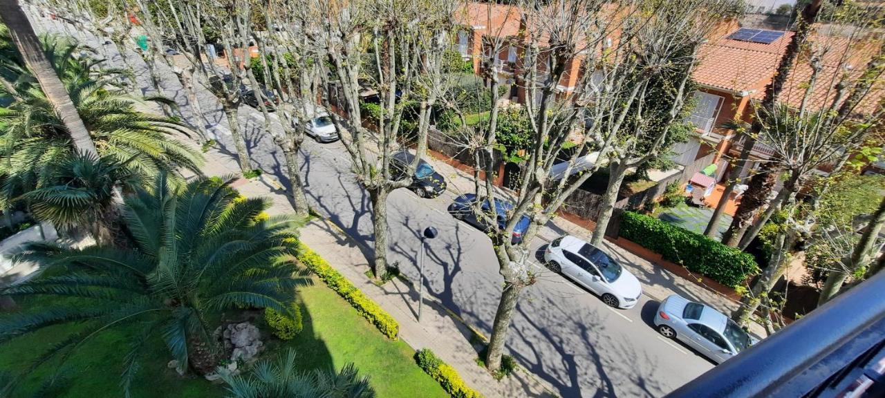 Bright Apartment Near The Beach And Barcelona By Train El El Masnou Exterior photo