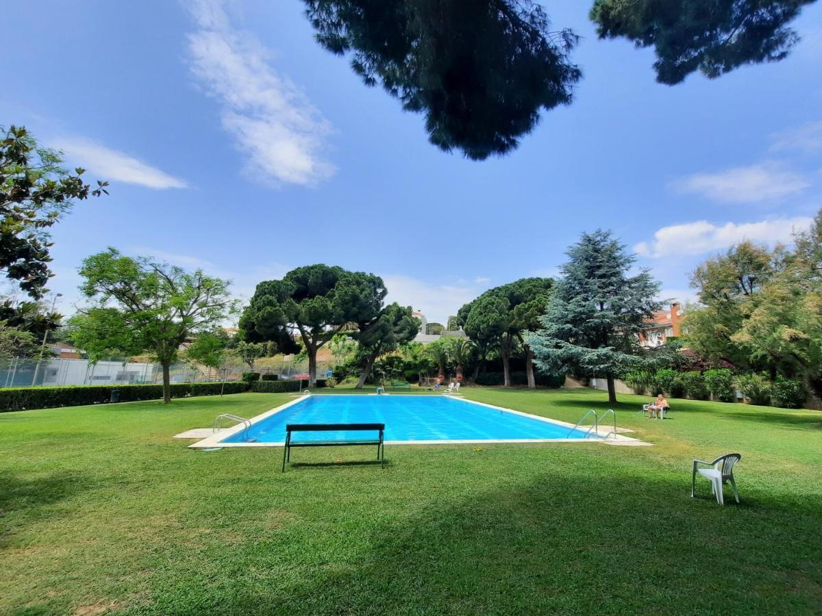 Bright Apartment Near The Beach And Barcelona By Train El El Masnou Exterior photo